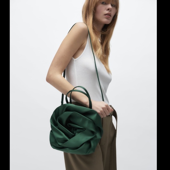 SATIN EFFECT FLOWER BAG - Picture 3 of 8